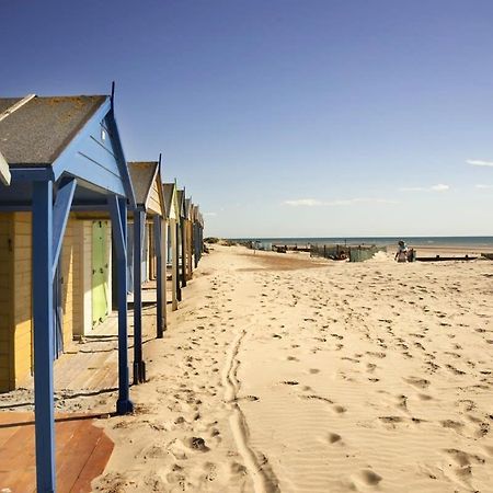 Panoramic Sea Views In Beachfront Apt W Balcony Богнър Реджис Екстериор снимка