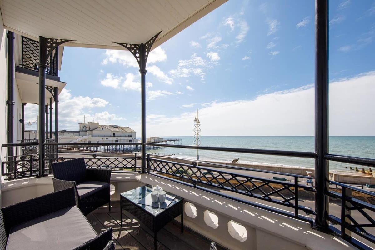 Panoramic Sea Views In Beachfront Apt W Balcony Богнър Реджис Екстериор снимка
